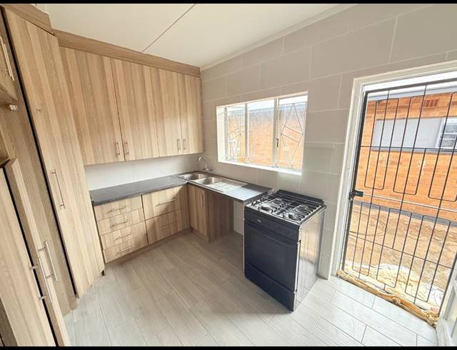 3 BEDROOM HOUSE FOR SALE IN VANDERBIJLPARK CW 5